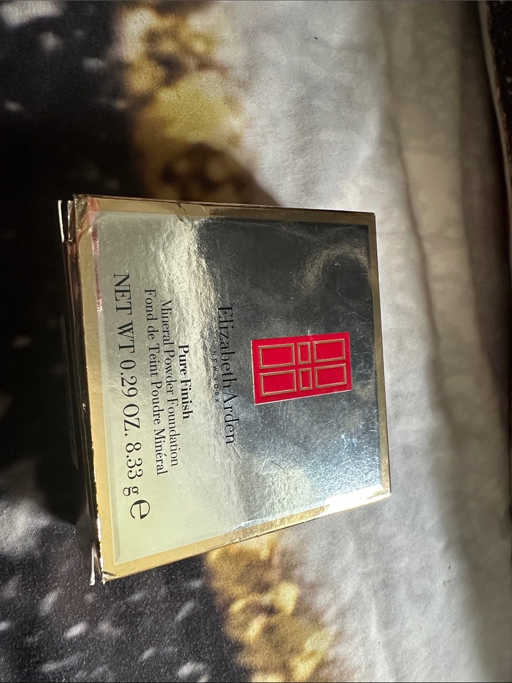 Elizabeth Arden Mineral Powder Foundation - Silver & Red Accents